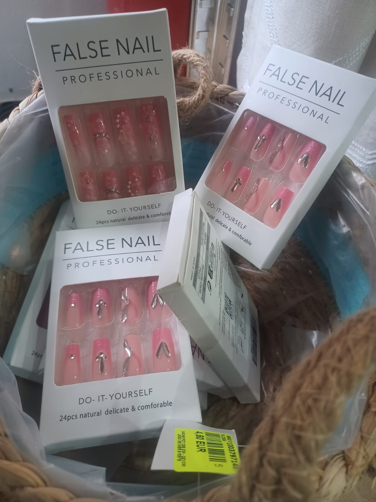 4.5e la boite de faux ongles